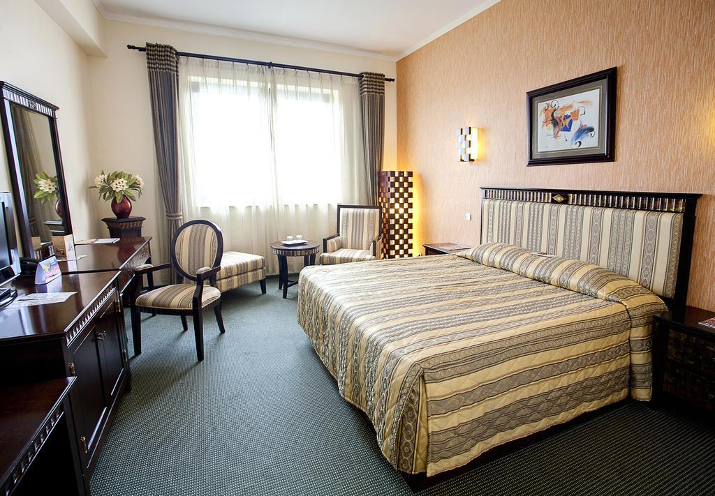 Hotel Tecadra Pipera Экстерьер фото