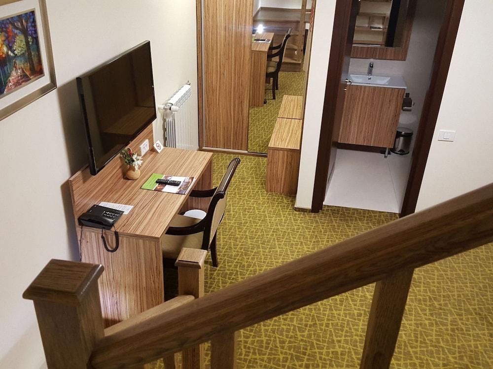 Hotel Tecadra Pipera Экстерьер фото